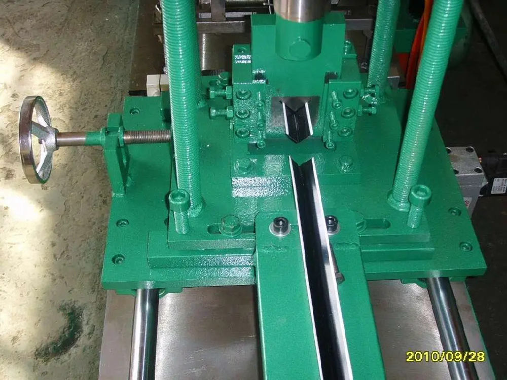 Angle sale stud and track c channel drywall main furring wall angle Roll Forming Machine