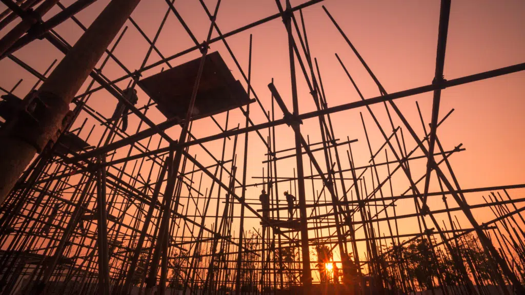 WHAT ARE THE 3 MAIN TYPES OF SCAFFOLDS? Scaffolding