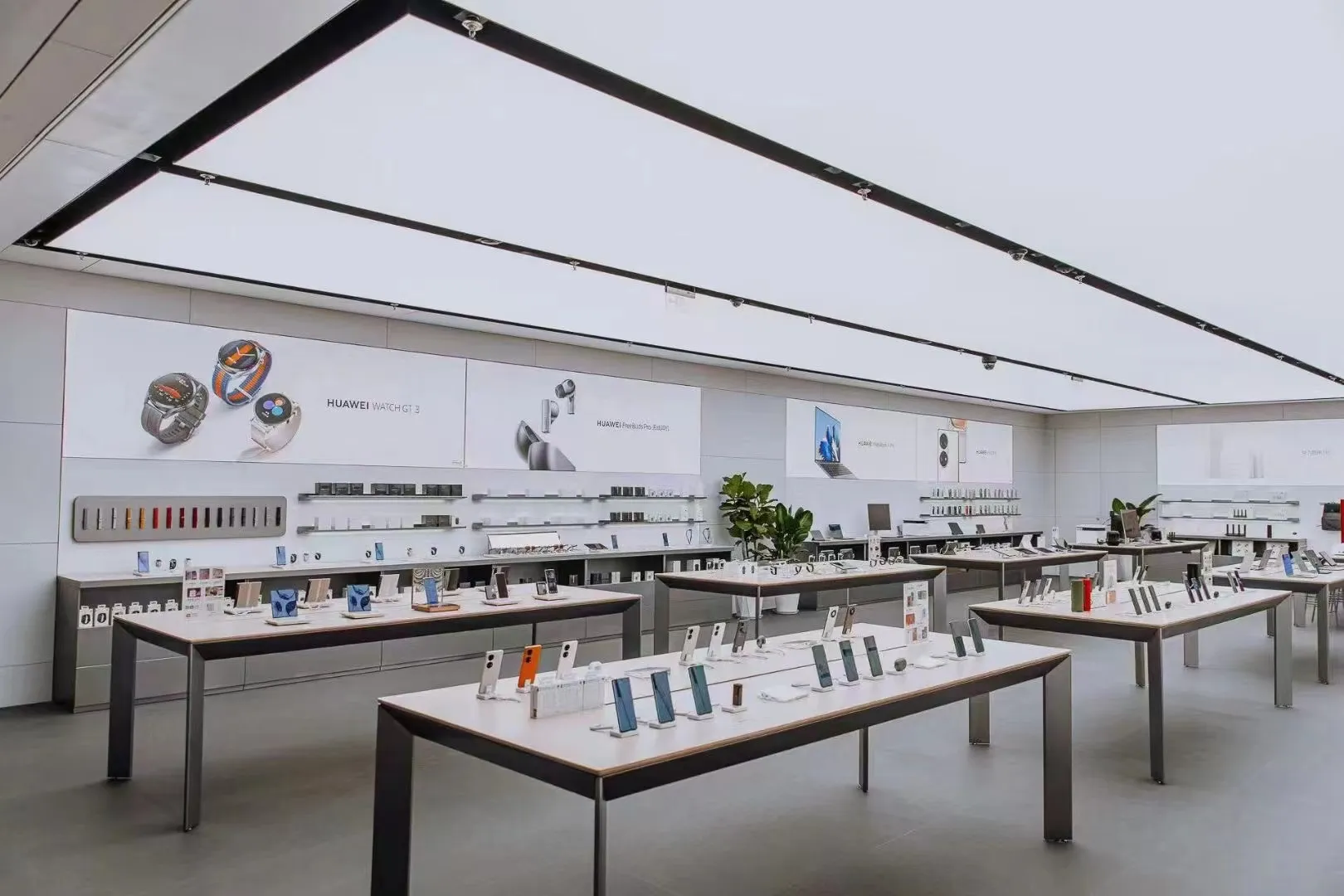 Store Design Innovations for Enhanced Customer Experience and Sales