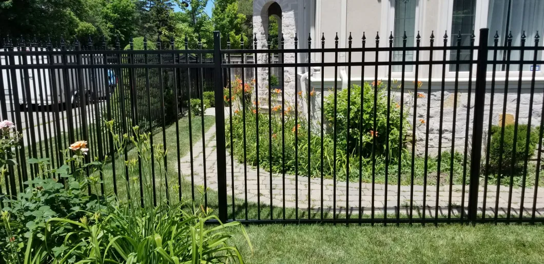 Building Material 6FT 8FT Black Galvanized Steel Metal Fence Panels Picket Fence