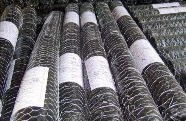 pvc chicken mesh price Hot Sale Galvanized 60 80mm Steel Cheap Chicken Netting Fence Farm Triple Twist PVC Coated Hexagonal Wire Mesh