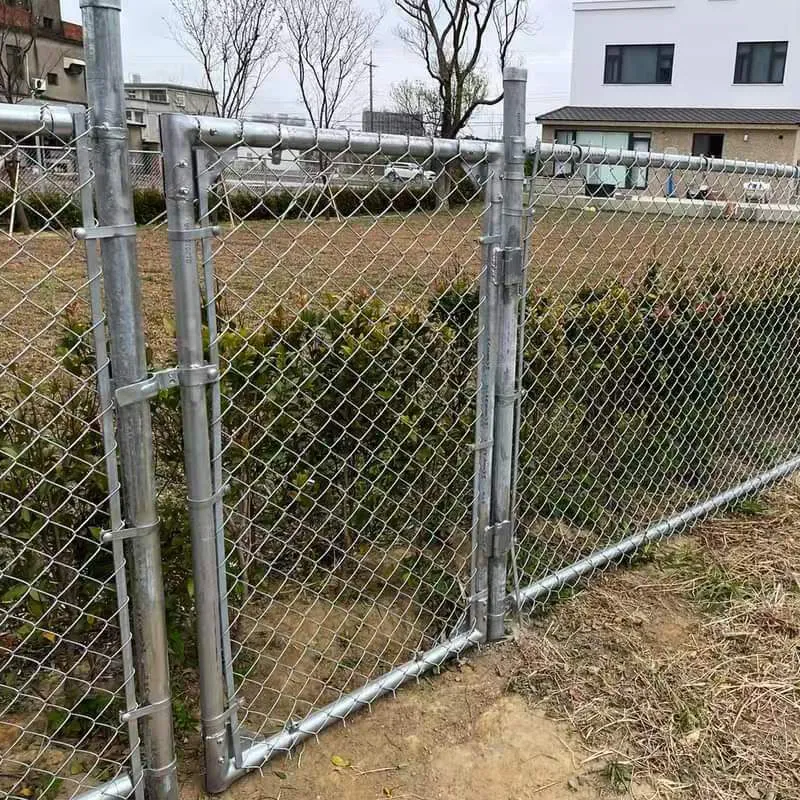 When it comes to reliable, secure, and economical fencing solutions, chain link fences remain a top choice for both residential and commercial applications.