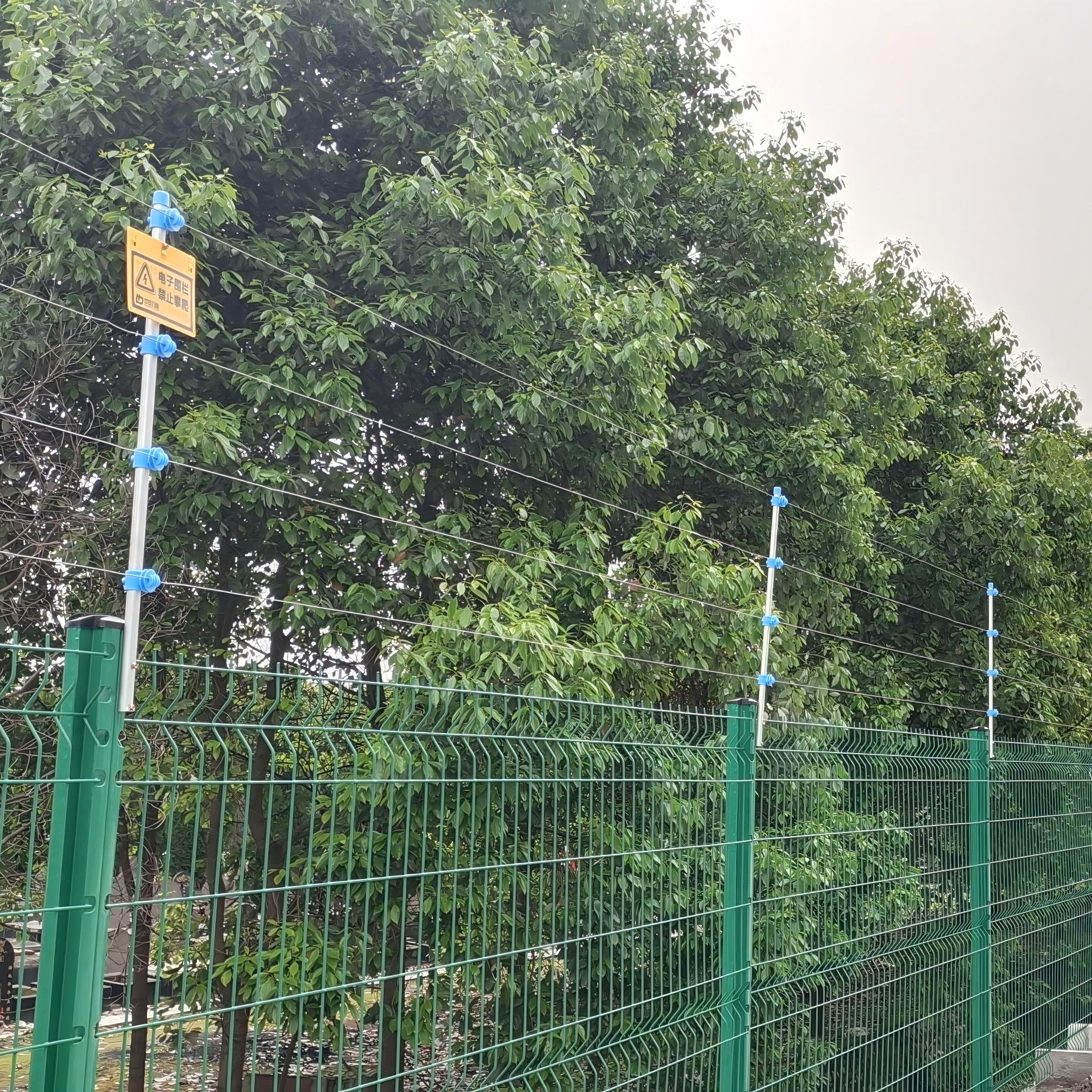 Home security has evolved significantly with technological advancements. The&nbsp;electric fence with camera integration&nbsp;represents this evolution by combining physical barriers with intelligent monitoring