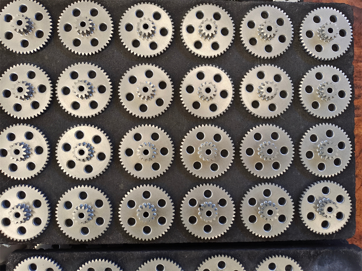 Strength comparison of powder metallurgy gears and ordinary gears.