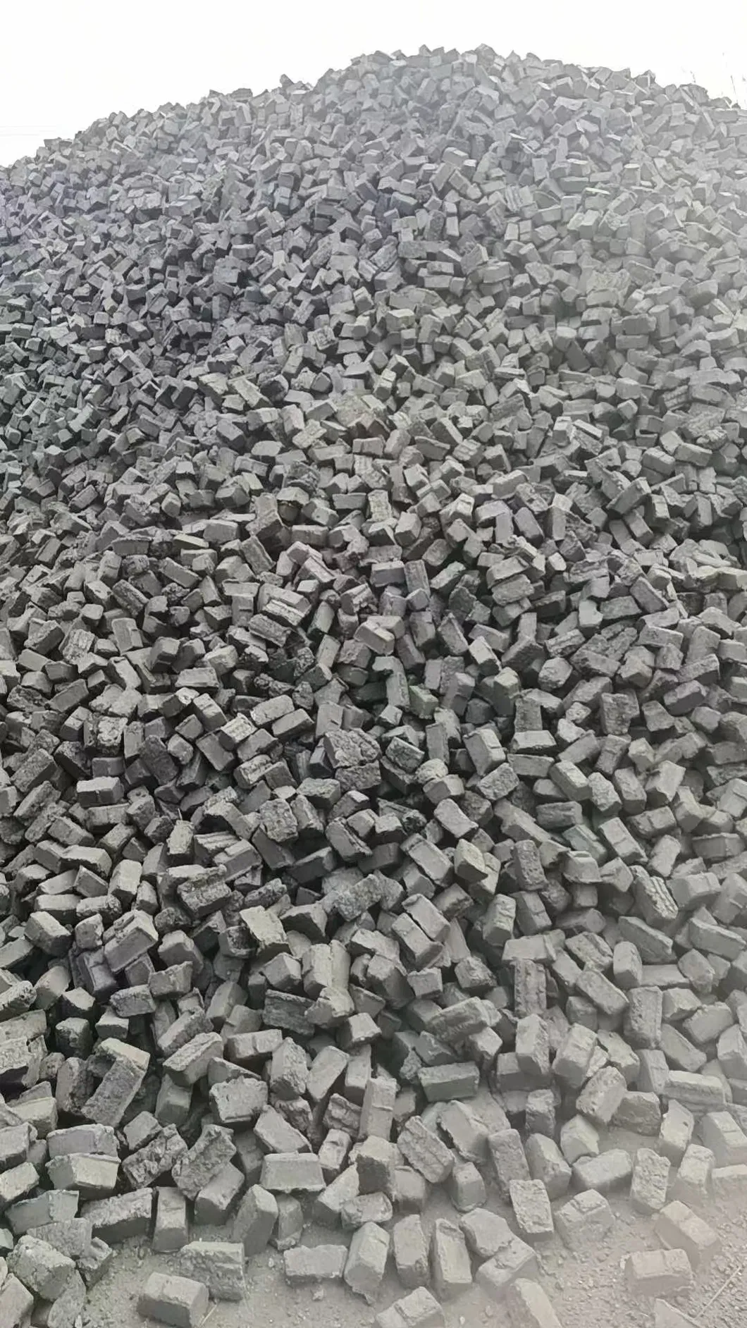 Self Baking Electrode Carbon Soderberg Electrode Paste Briquettes Anode Sealed Paste