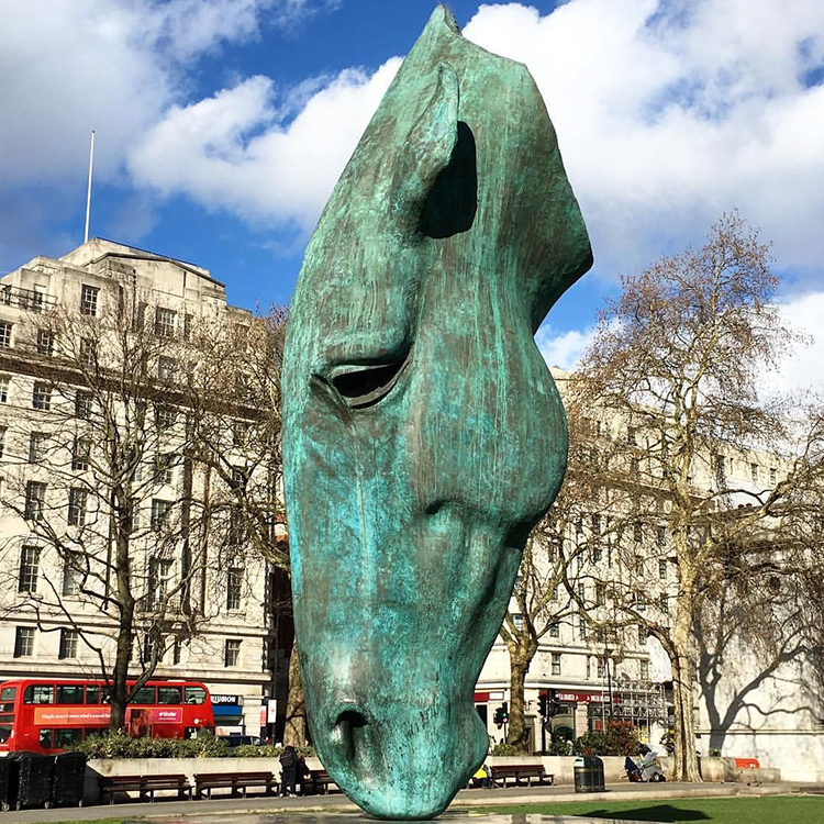 https://www.firststatue.com/oversized-bronze-horse-head-sculpture-product/