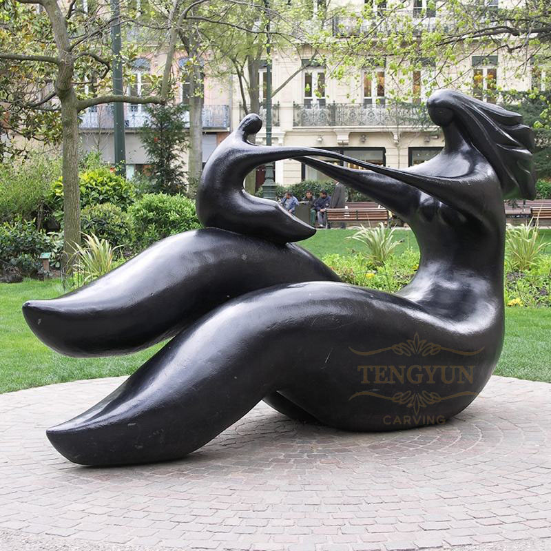 https://www.firststatue.com/modern-art-famous-design-large-size-sitting-mother-fat-female-playing-with-child-garden-abstract-statue-product/