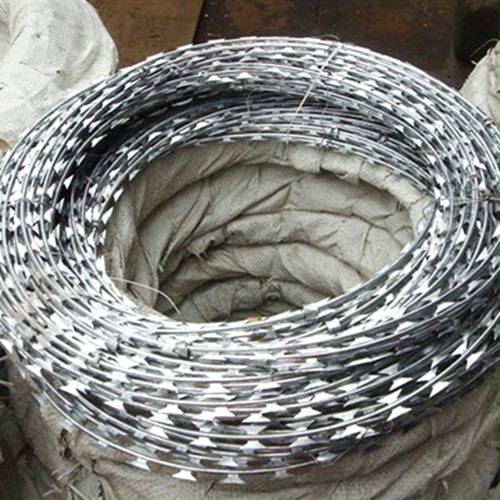 The isolation function of razor barbed wire in safety protection The isolation function of razor barbed wire in safety protection