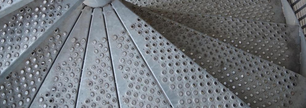 Metal anti-skid plates: strong structure and wear resistance Metal anti-skid plates: strong structure and wear resistance