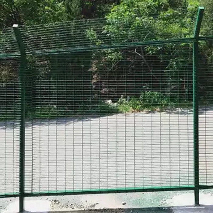 The 358 anti-climbing guardrail net uses PVC powder coated on the surface of the welded wire mesh to form an effective protective film to prevent corrosion and rust, extending the service life of the 358 anti-climbing guardrail net. The color can be customized according to the customer's requirements. It actually needs to be customized, the appearance is beautiful and the price is reasonable!
