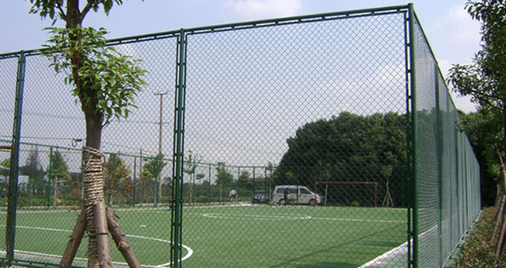 The difference between stadium fence and ordinary guardrail net The difference between stadium fence and ordinary guardrail net