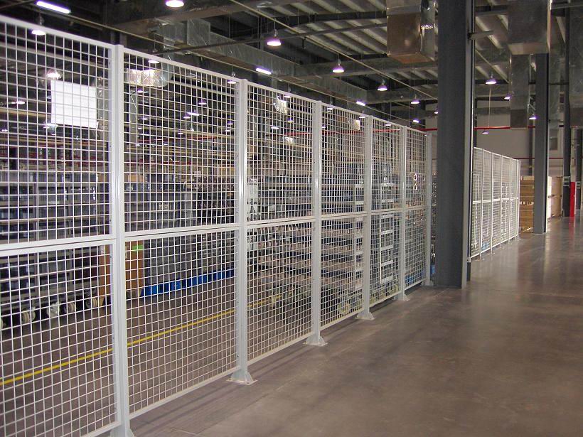 Isolation fence plastic dipping welded wire mesh