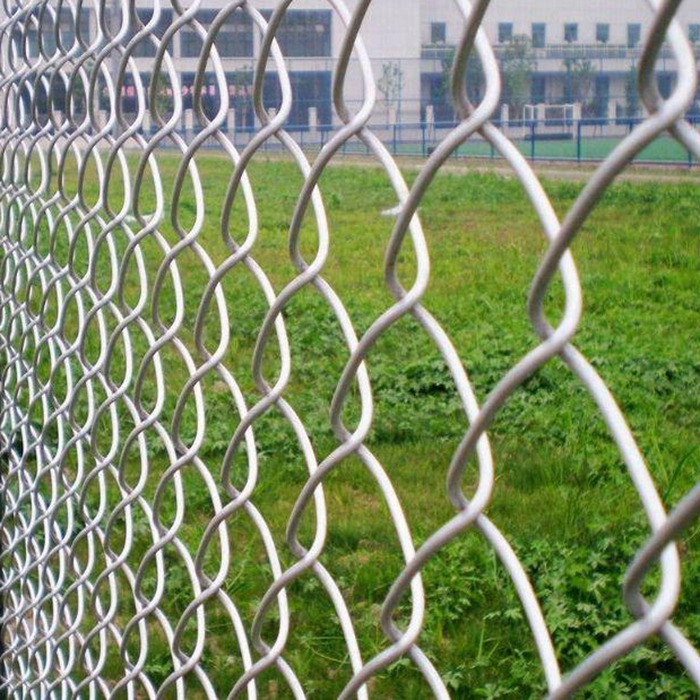 Why don’t the stadium fence nets use welded wire mesh? Why don’t the stadium fence nets use welded wire mesh?