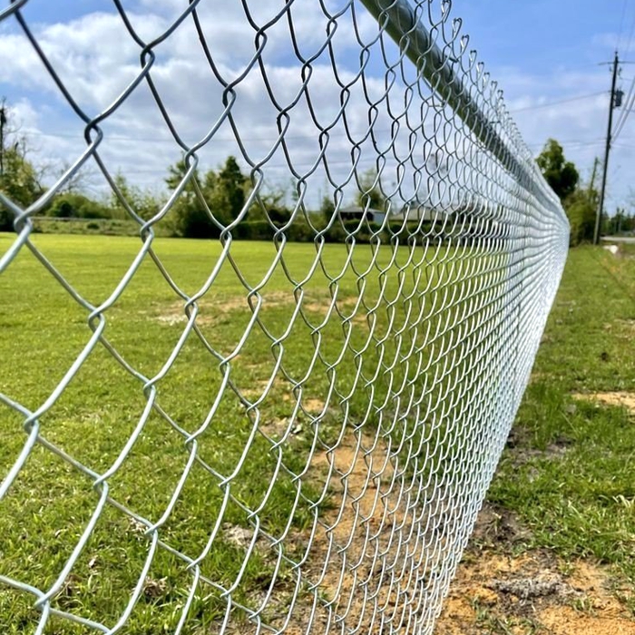 What should you pay attention to when spraying plastic on the football field fence? What should you pay attention to when spraying plastic on the football field fence?