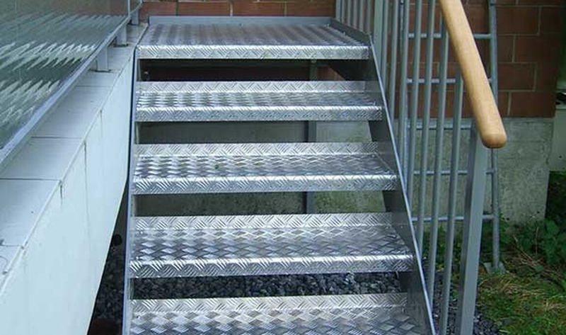 Where can anti-skid checkered plates be used? Where can anti-skid checkered plates be used?