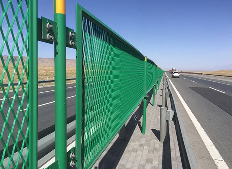 The first choice for highways – anti-glare fence The first choice for highways – anti-glare fence