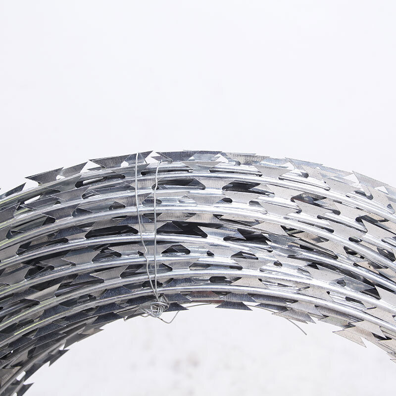 Hot-dip galvanized isolation protection blade barbed wire