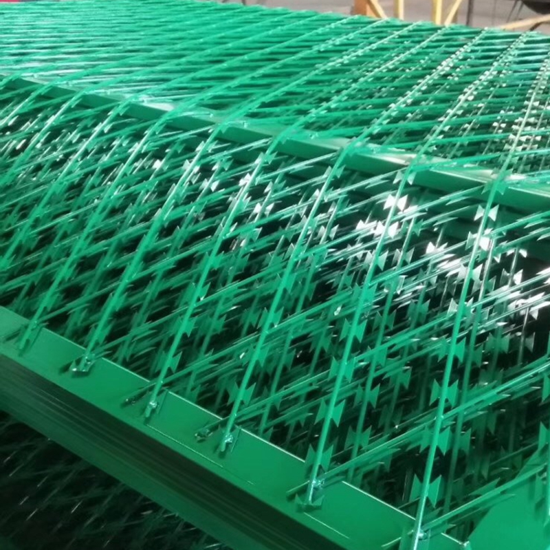 Metal Razor Mesh Fence Isolation Fence