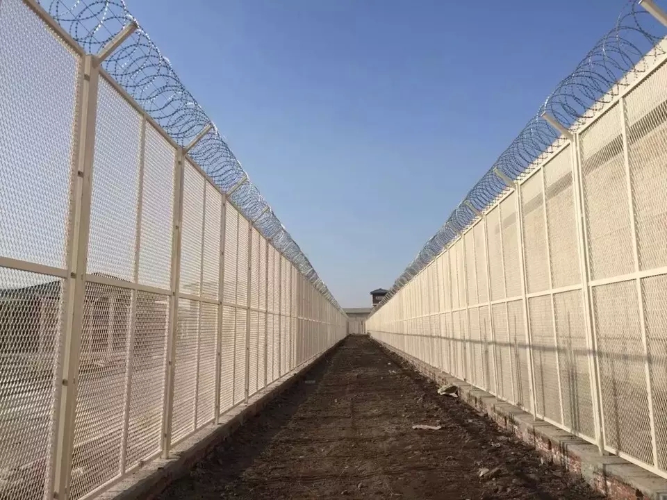 Galvanized Welded Razor Blade Mesh Razor Wire Mesh Rolls For Perimeter Security