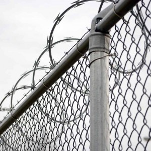 Is it necessary to install razor blade wire on prison protective nets? Is it necessary to install razor blade wire on prison protective nets?