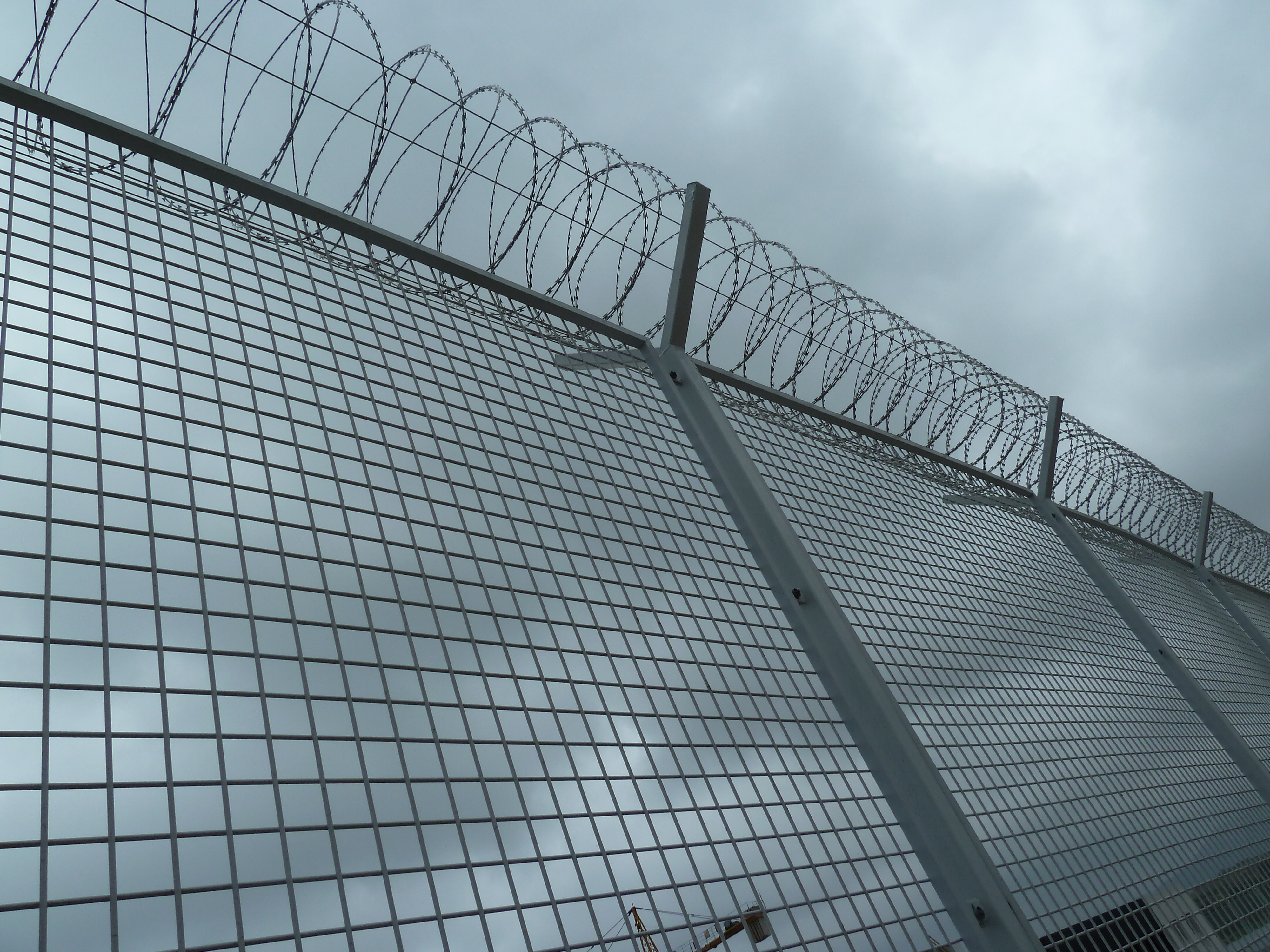 High quality durable low price razor wire for prisons