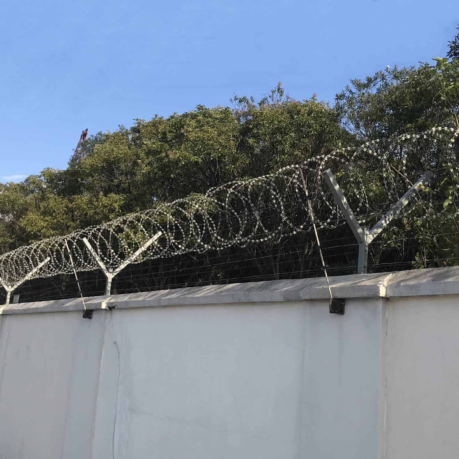 High quality durable low price razor wire for prisons