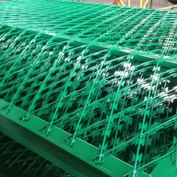 Straight Line Razor Barbed Wire Mesh Fence Welded Razor Barbed Wire Mesh