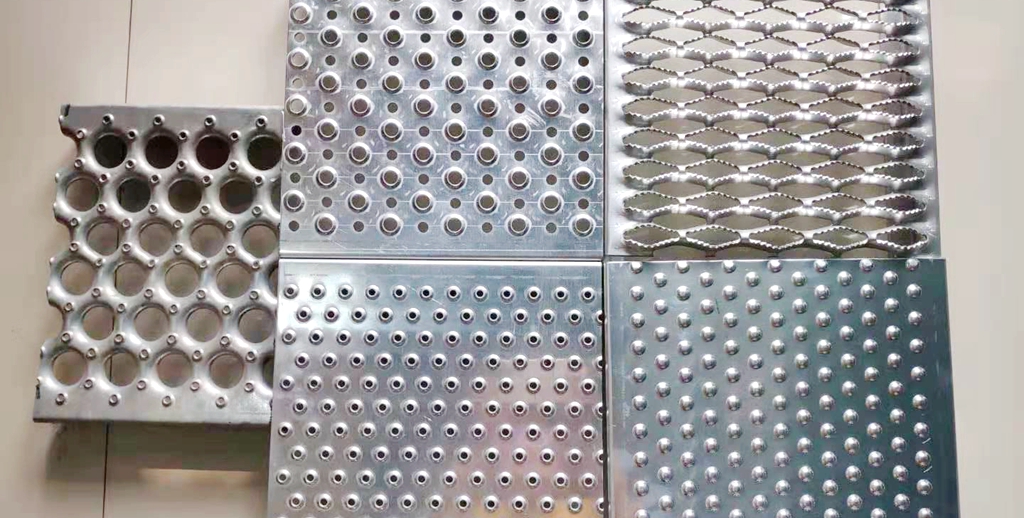 Hot Dip Galvanized Anti Skid Metal Plate Stair Tread Plank Grating Safety Grip Strut For Industrial Platform