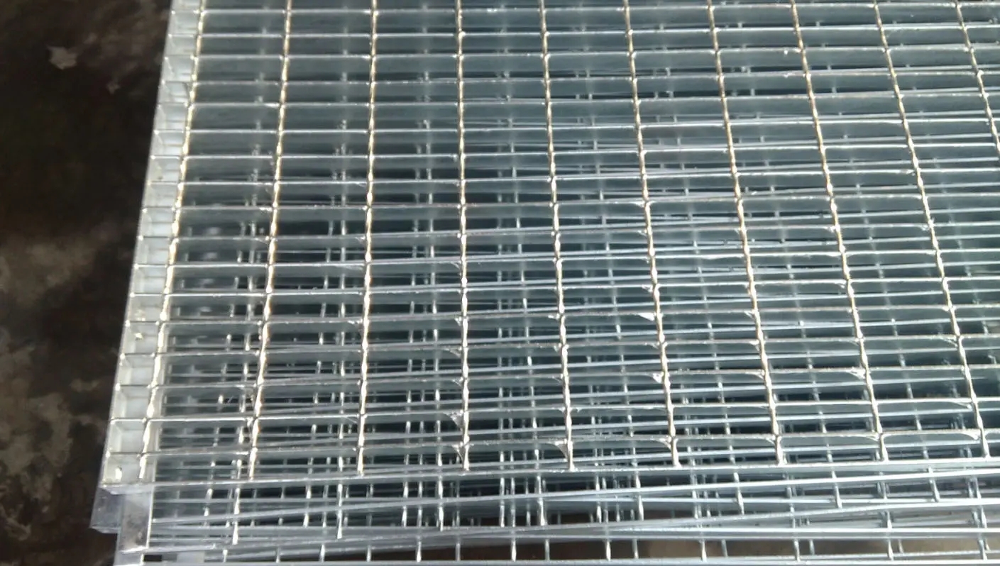 How to judge whether the steel grating is hot-dip galvanized or cold-dip galvanized? How to judge whether the steel grating is hot-dip galvanized or cold-dip galvanized?