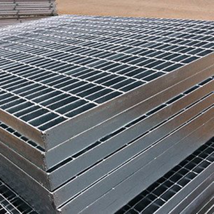 Design and selection principles for steel gratings and patterned steel plates Design and selection principles for steel gratings and patterned steel plates