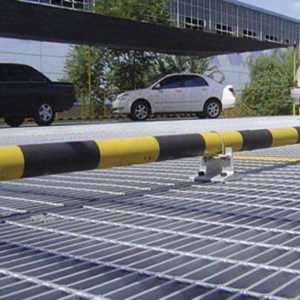 What is the quality of steel grating related to?
