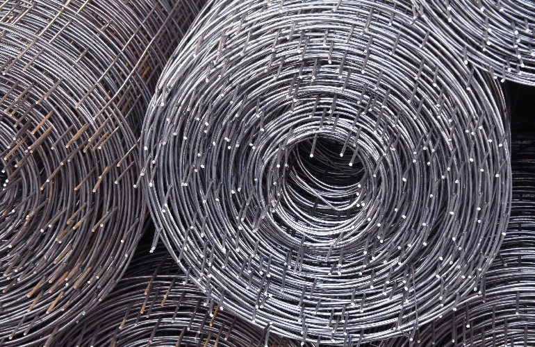 Customized Hot Dipped Galvanized Welded Wire Mesh For Garden Fence