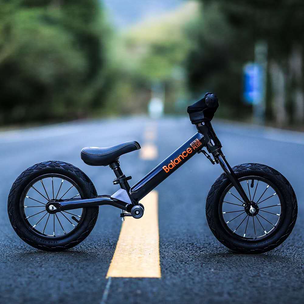 KIDS BALANCE BIKE