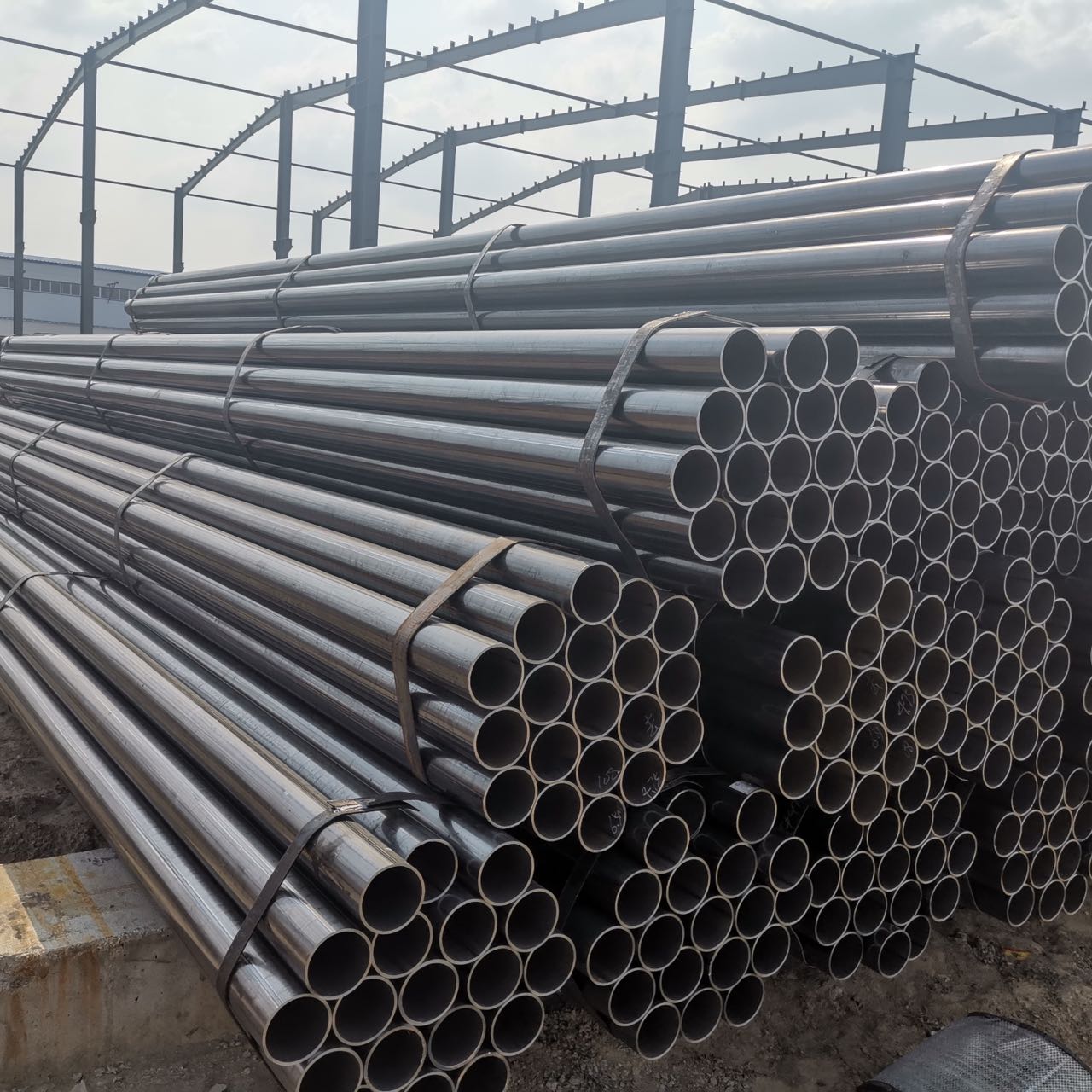 Comparison of painting methods for carbon steel pipes