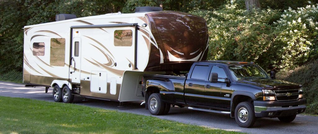 What are the Pros and Cons of a Fifth Wheel? fifth wheel coupler