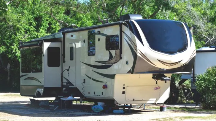 What Is a Fifth Wheel and Why Are They So Popular? Fifth Wheel