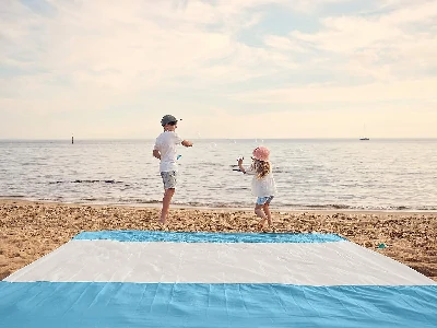 Introduce about waterproof Beach Blanket Sandproof Large Beach Mat