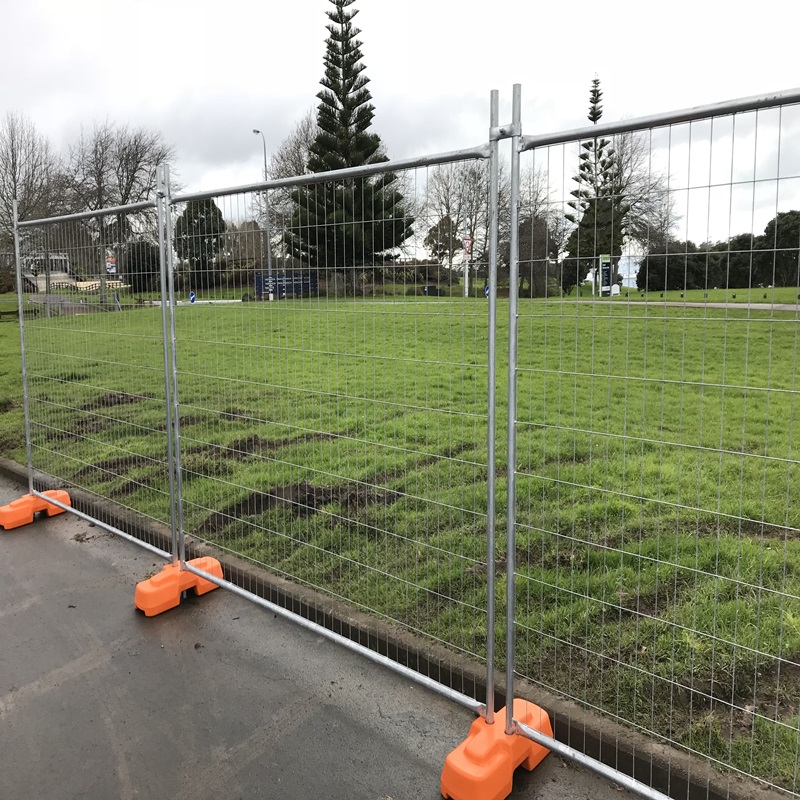 Cross-style razor wire fence products Cross-style razor wire fence products